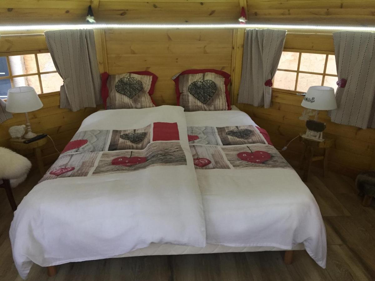 Alaguyauder Le Kota Bed & Breakfast Chatillon-sur-Broue Exterior photo